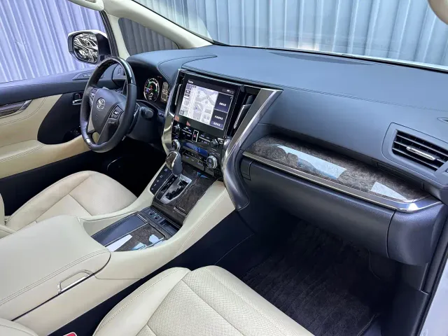 Toyota Vellfire — Фото автомобиля 17