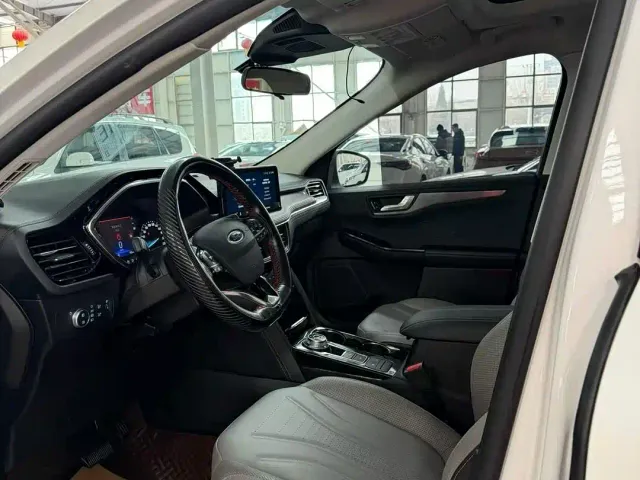 Ford Ford Escape 2024 Model EcoBoost 245 4WD Premium Edition — Фото автомобиля 4