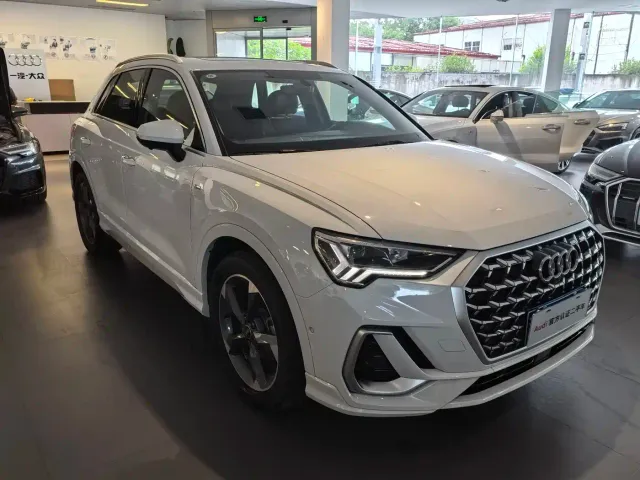 Audi Q3 — Фото автомобиля 2