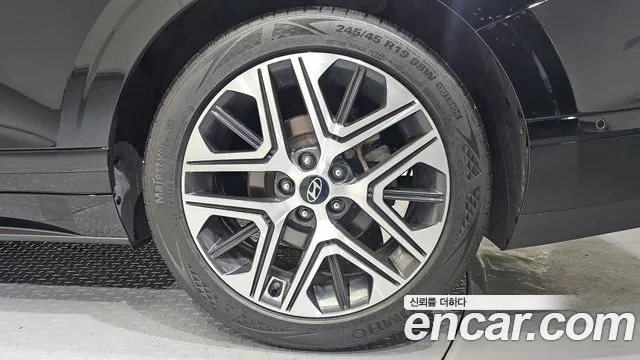 Hyundai Grandeur Grandeur (GN7) 2.5 Бензин 2WD — Фото автомобиля 21
