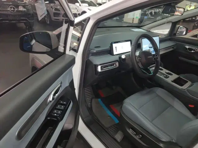 GAC Aion Y — Фото автомобиля 15