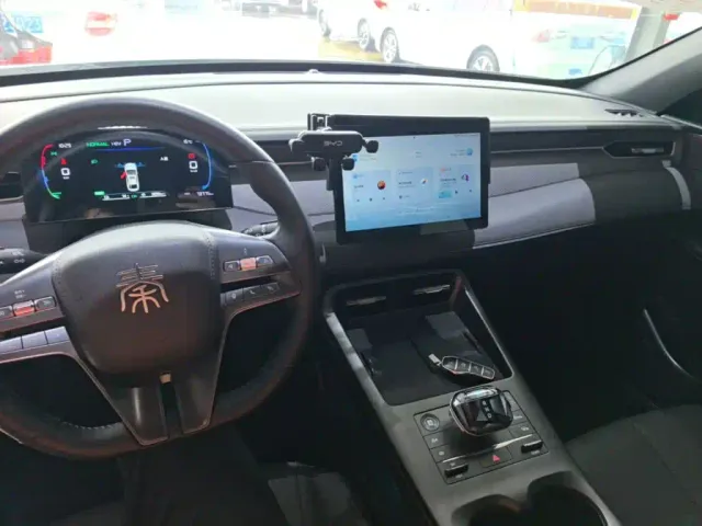 BYD Qin PLUS — Фото автомобиля 9