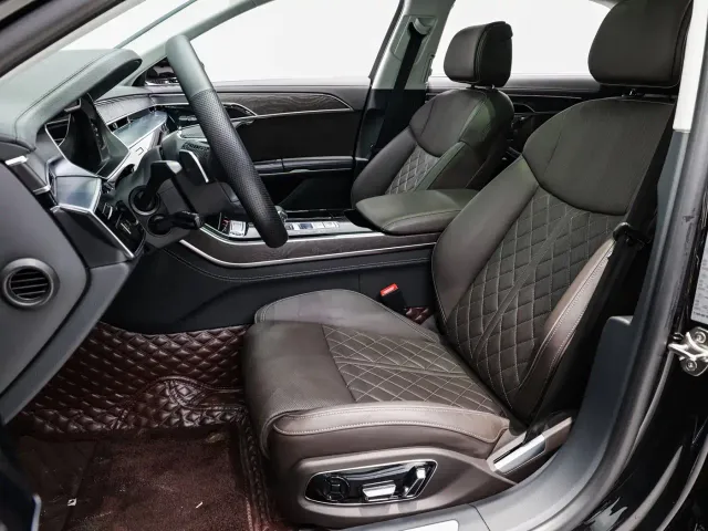Audi A8 — Фото автомобиля 10
