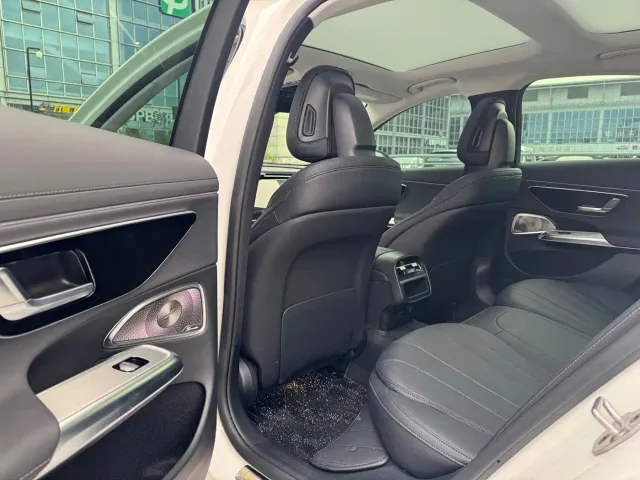 Mercedes-Benz E-Class — Фото автомобиля 5
