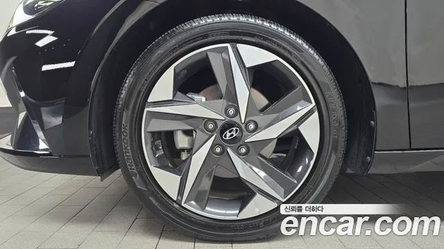 Hyundai AVANTE Avante (CN7) — Фото автомобиля 5