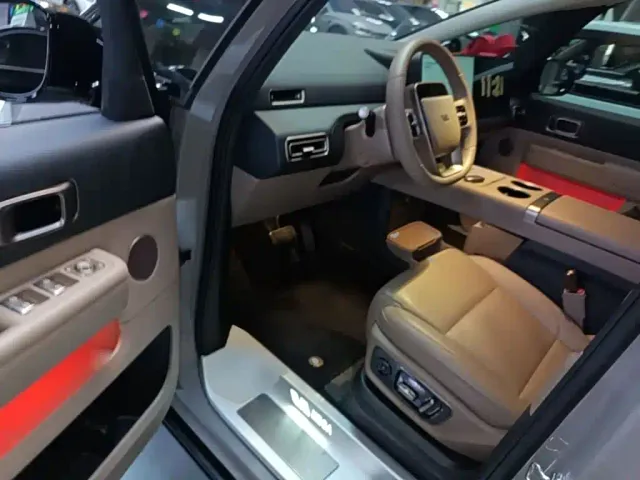 Li Auto MEGA — Фото автомобиля 15