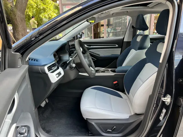 Geely Emgrand — Фото автомобиля 8