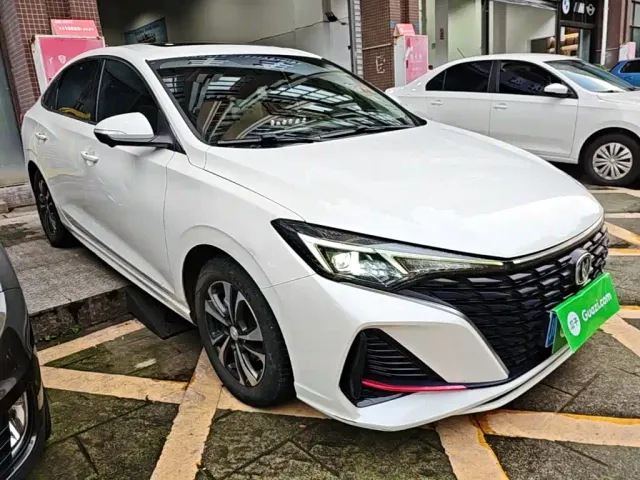 Changan Eado — Фото автомобиля 3