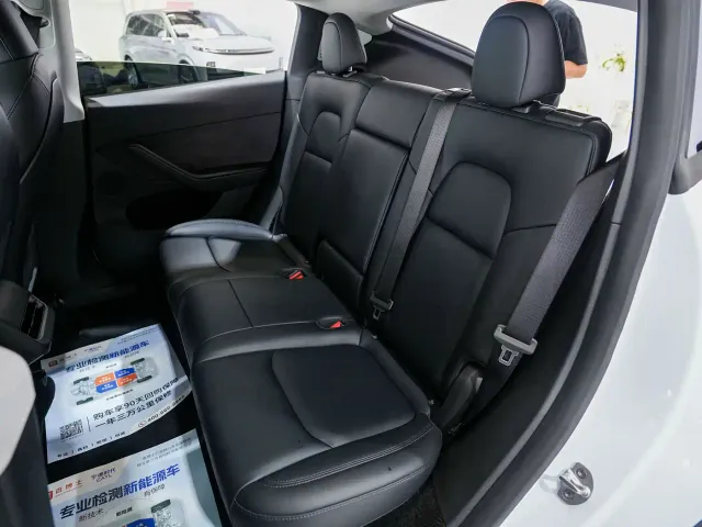 Tesla Model Y — Фото автомобиля 5