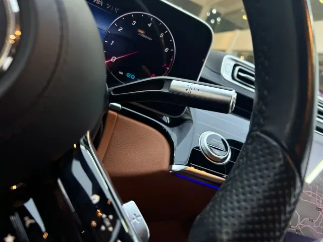 Mercedes-Benz S-Class — Фото автомобиля 12