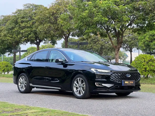 Ford Mondeo — Фото автомобиля 3