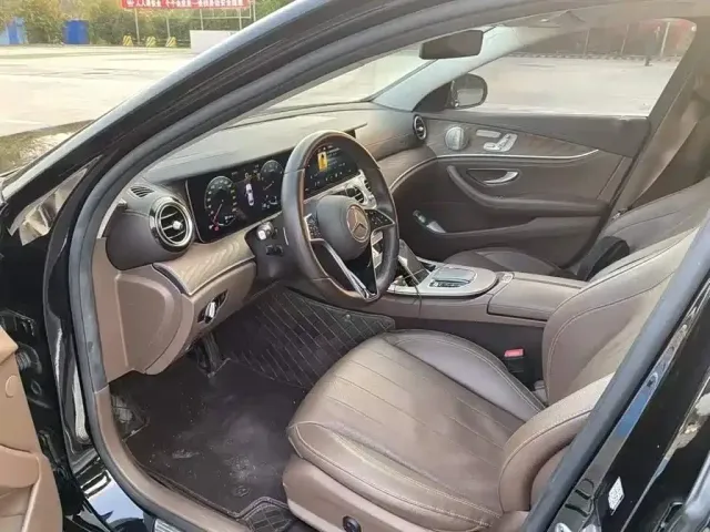 Mercedes-Benz E-Class — Фото автомобиля 4