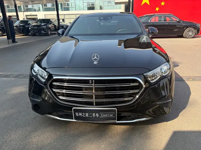 Mercedes-Benz E-Class — Фото автомобиля 2