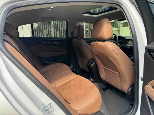 Buick Regal — Фото автомобиля 17