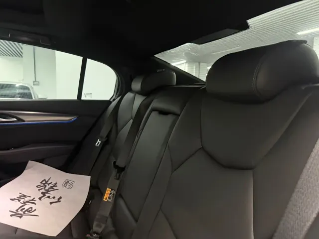 Cadillac CT5 — Фото автомобиля 9