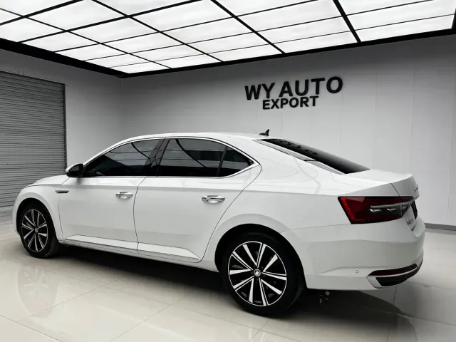 Skoda Superb — Фото автомобиля 6