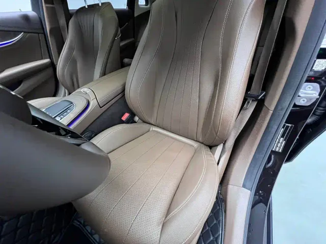 Mercedes-Benz E-Class — Фото автомобиля 4