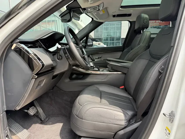 Land Rover Range Rover Sport — Фото автомобиля 13