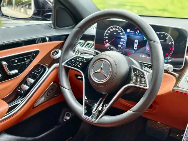 Mercedes-Benz S-Class — Фото автомобиля 10