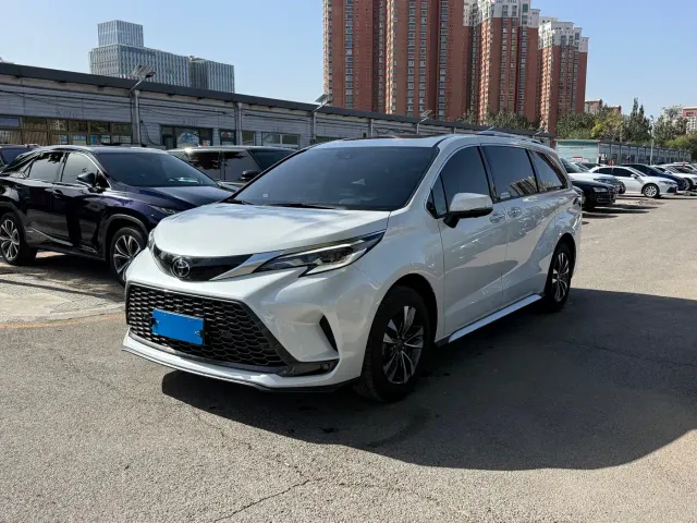 Фотография автомобиля — Toyota Granvia