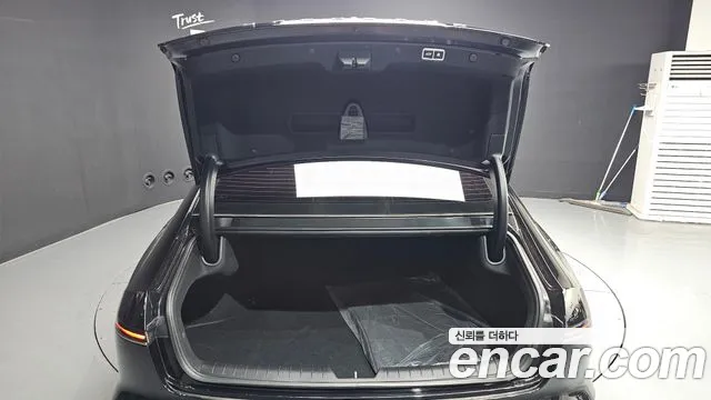 Hyundai Grandeur Grandeur (GN7) 2.5 Бензин 2WD — Фото автомобиля 17
