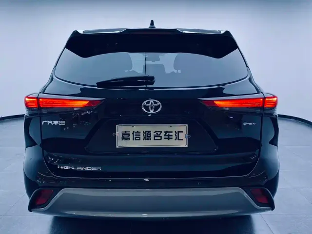 Toyota Highlander — Фото автомобиля 10