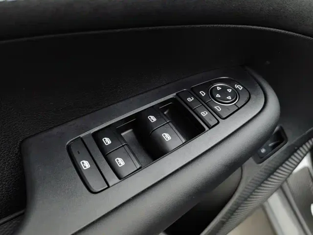 BYD Seal 05 DM-i — Фото автомобиля 9