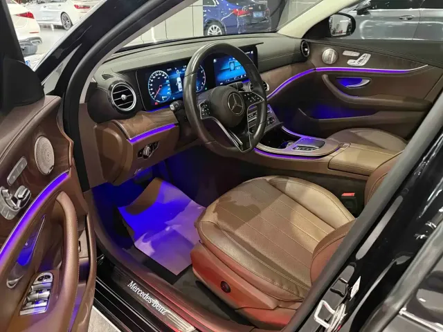 Mercedes-Benz E-Class — Фото автомобиля 4