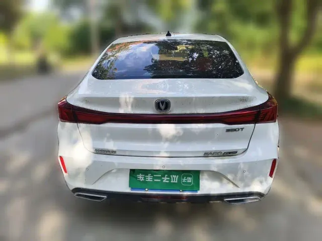 Changan Eado — Фото автомобиля 3