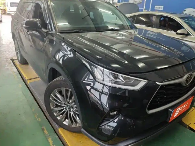 Toyota Highlander — Фото автомобиля 3