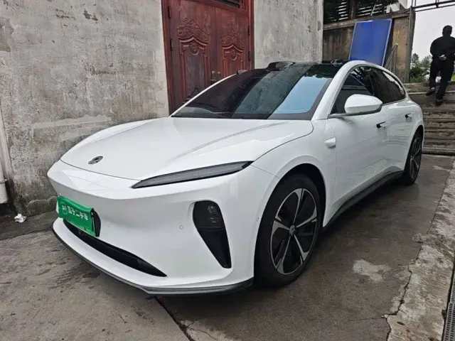 Фотография автомобиля — Nio ET5 Touring