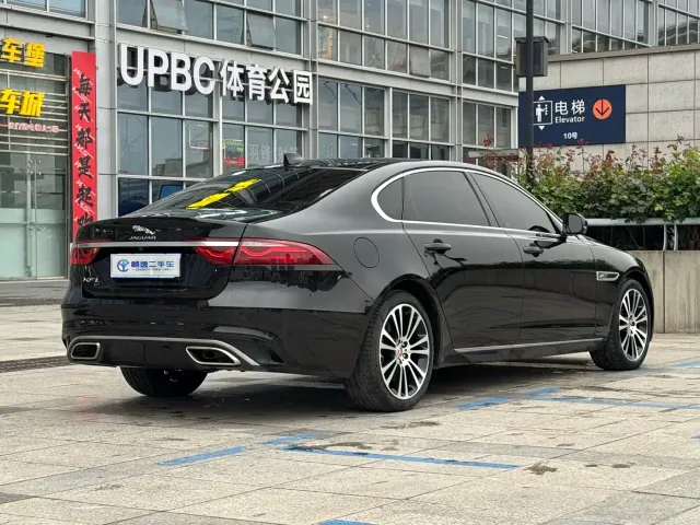 Jaguar XFL — Фото автомобиля 3
