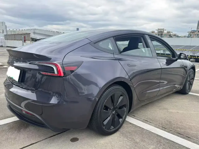 Tesla Model 3 — Фото автомобиля 8