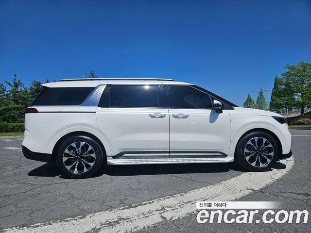 Kia Canival — Фото автомобиля 4