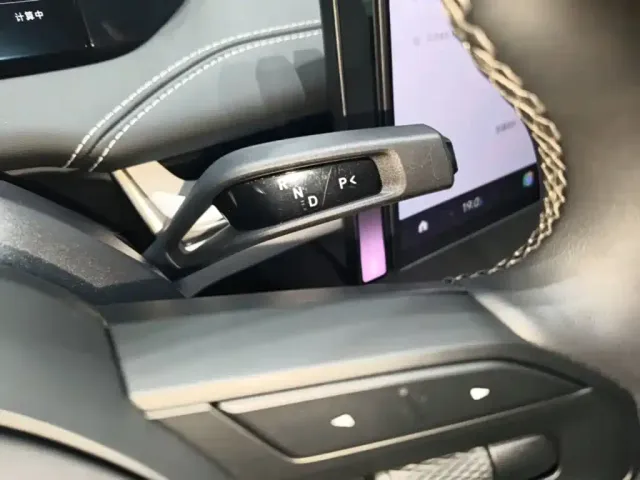 Xiaomi SU7 — Фото автомобиля 13
