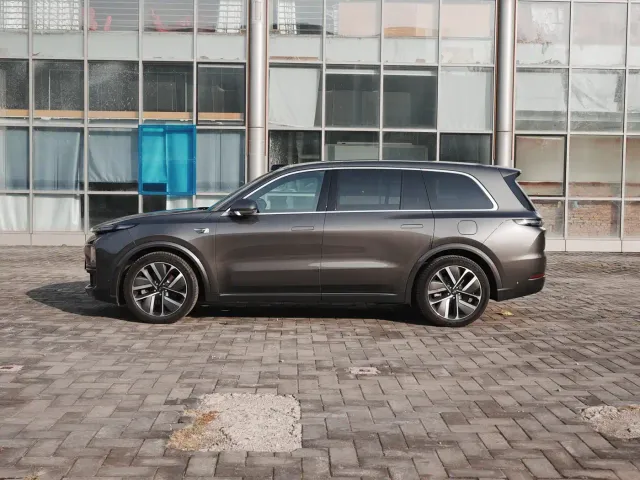 Li Auto L9 — Фото автомобиля 8
