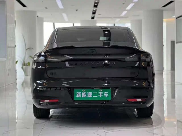 Leapmotor B01 — Фото автомобиля 2