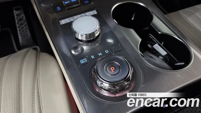 Genesis GV70 — Фото автомобиля 12