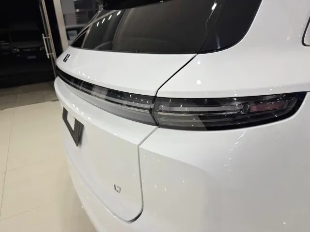 Li Auto L7 — Фото автомобиля 16