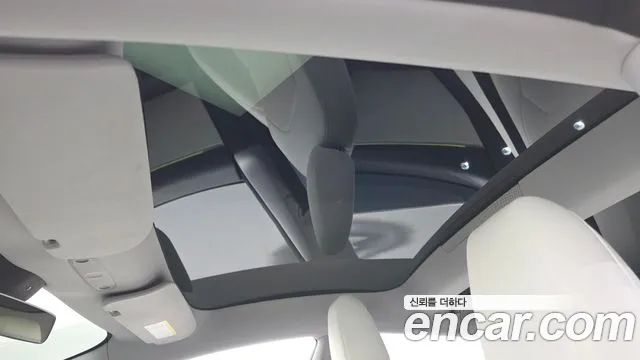 Tesla Model 3 — Фото автомобиля 24