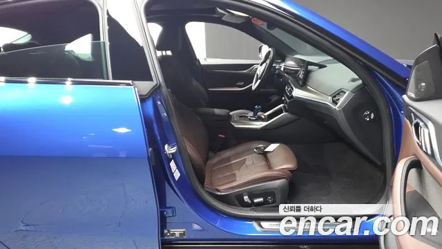 BMW i4 — Фото автомобиля 23
