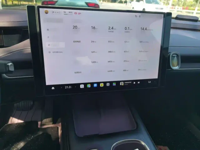 Xiaomi SU7 — Фото автомобиля 5