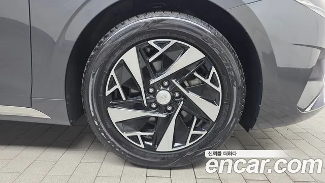 Hyundai Grandeur Premium — Фото автомобиля 21