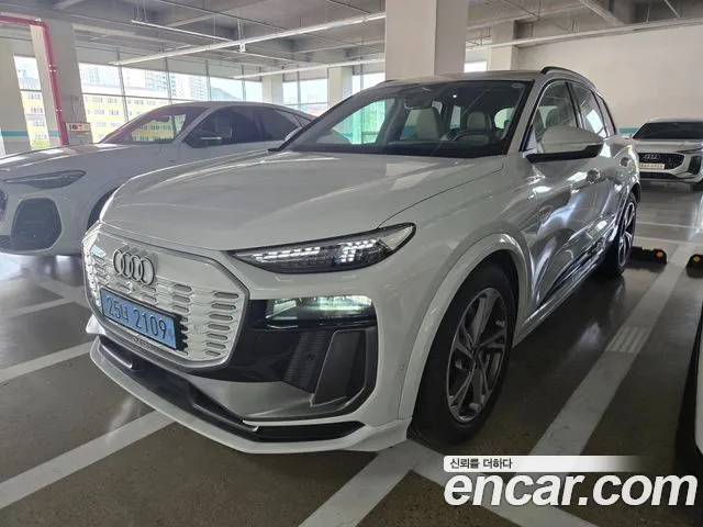 Фотография автомобиля — Audi Q6 e-tron