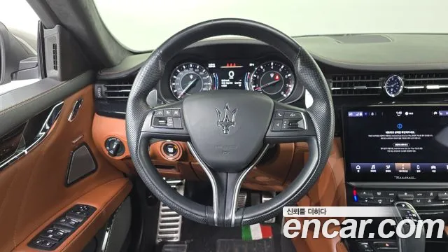 Maserati Quattroporte — Фото автомобиля 12