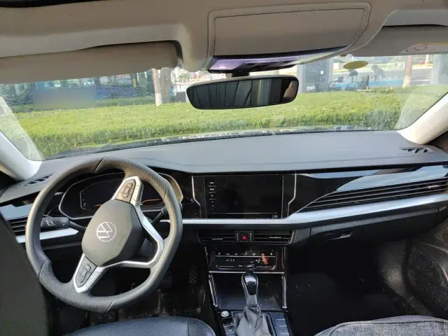 Volkswagen Passat — Фото автомобиля 5