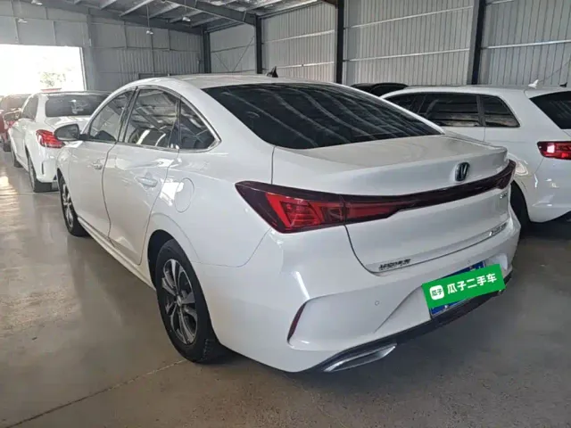 Changan Eado — Фото автомобиля 4