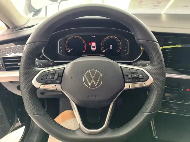 Volkswagen Passat — Фото автомобиля 10