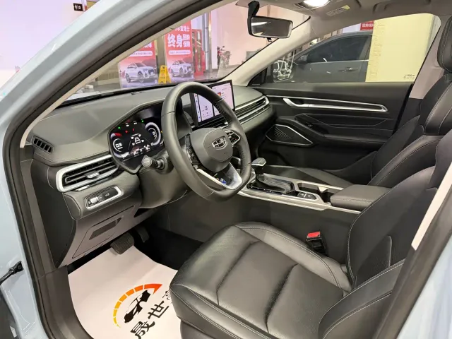 Geely Emgrand — Фото автомобиля 8