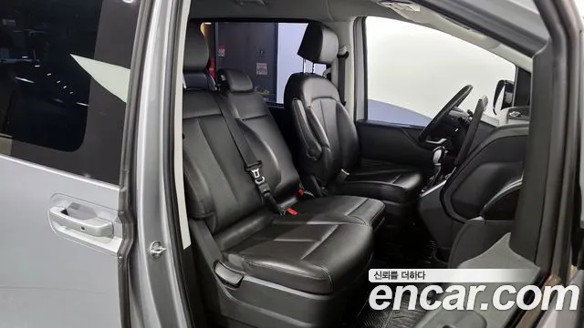 Hyundai Staria Staria 4WD Tourer 11 мест — Фото автомобиля 12